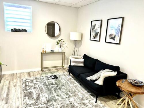 A seating area at Luxury and cozy 1 Bed Condo in the heart of Providence