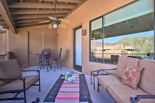 Χώρος καθιστικού στο Pool Access, Views Scottsdale Serenity Condo!