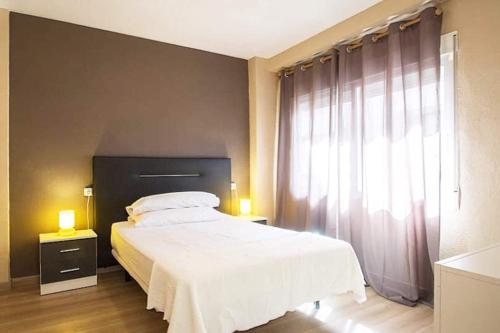 COSY 3 BED APT 200m FROM BEACH WiFi