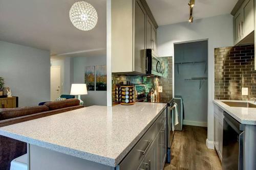 Gallery image of Modern Coastal Downtown, King bed, Work Desk, Kitchen in Seattle