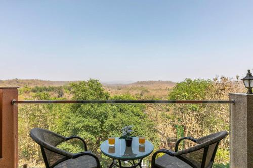 Balkoni atau teres di Tinted Skies by VEO - Part of StayVista