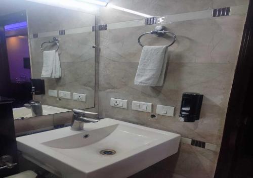 Hotel Comfort Inn Blにあるバスルーム