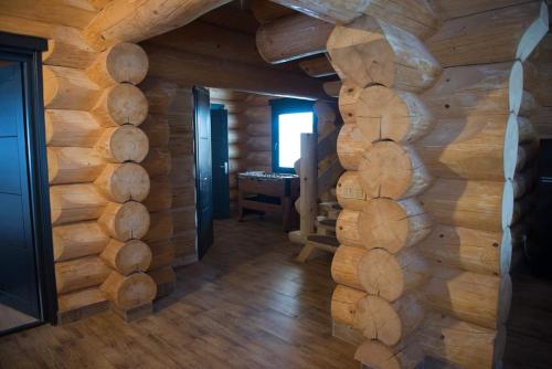 Gambar di galeri bagi Wild tree house di Vărşag