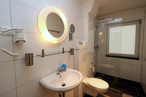 A bathroom at Aparthotel Kompass A 204