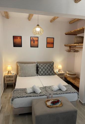 Cocoonut studio, Town of Naxos island, by NaxosVibe