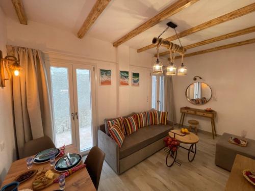 Cocoonut studio, Town of Naxos island, by NaxosVibe