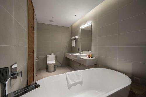 Flamingo Grand Cat Ba Resort – Photos 5