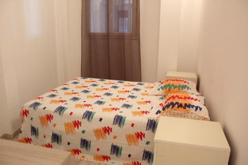 Katil atau katil-katil dalam bilik di Spacious apartment in Mindelo, mountain view, 164 m²