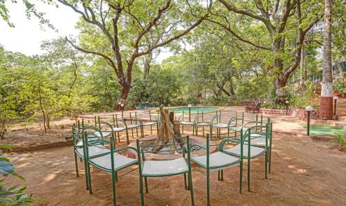 Κήπος έξω από το Treebo Cecil Resort, 600 Mtrs From Matheran Railway Station