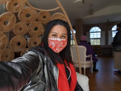 a woman with a mask on her face at 墾丁勿忘我城堡莊園 in Hengchun