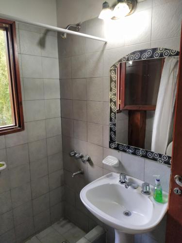 Ванная комната в Habitacion privada en cabaña compartida "Los Cordobeses"