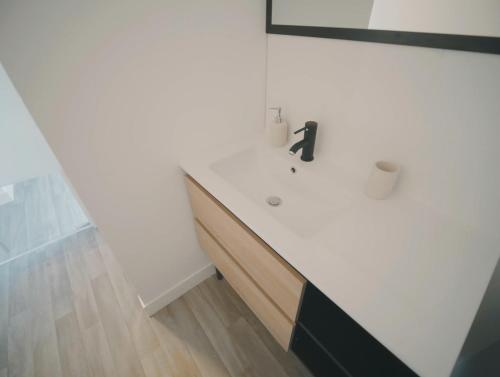 Photo de la galerie de l'établissement NG Prestige - Lille I Roubaix Centre I Collège - Balnéo - Netflix - Wifi, à Roubaix