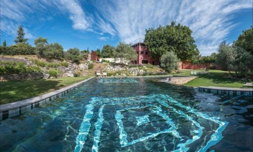 Gallery image of La Medievale du Luberon in Roussillon