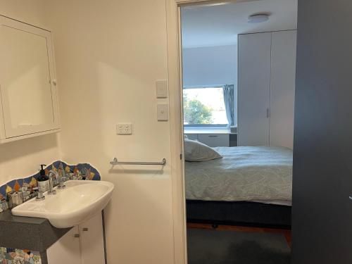 Fotografie z fotogalerie ubytování Beachside Taroona with Spa v destinaci Sandy Bay