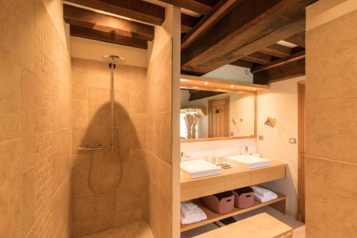 Koupelna v ubytování Domaine Le Coq Enchanté