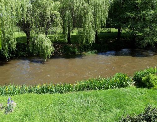 Φωτογραφία από το άλμπουμ του Maison au bord de la Rivière Dronne en Périgord Vert σε Saint-Front-la-Rivière