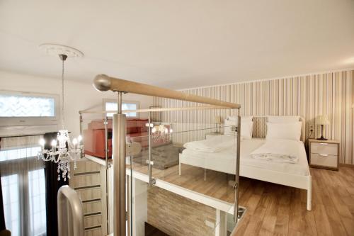 Postel nebo postele na pokoji v ubytování Standard Apartment by Hi5- Rose street's home (225)