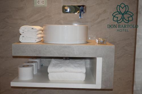 Fotografie z fotogalerie ubytování Hotel Don Bartolo v destinaci Espinar