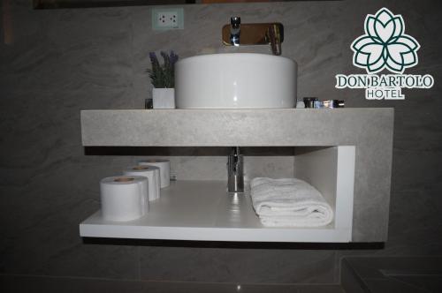 Fotografie z fotogalerie ubytování Hotel Don Bartolo v destinaci Espinar