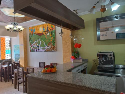 Una cocina o cocineta en Hotel Real Amazónico