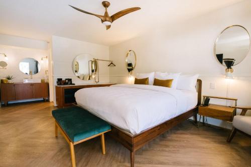 מיטה או מיטות בחדר ב-L3 Oasis Hotel