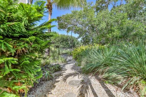 LAKE PALMS 7 – Photos 2
