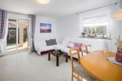 Apartment Mirna in Tar – Photos 3