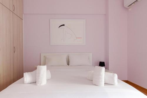 Bright and Spacious 2-bedroom Apartment in Athens