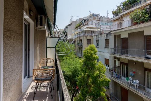 Bright and Spacious 2-bedroom Apartment in Athens