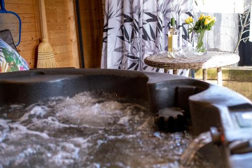 RushfordにあるQuavers Rest - a quintessential little home & hot tub available !のギャラリーの写真
