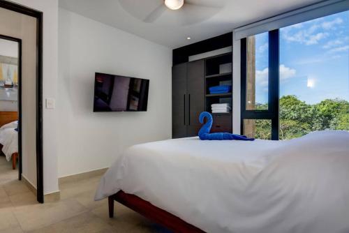 2/2 Ocean View Penthouse in Secure Gated Complex! – Photos 2
