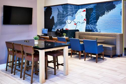 ภาพในคลังภาพของ Holiday Inn Express - NYC Brooklyn - Sunset Park, an IHG Hotel ในบรูคลิน