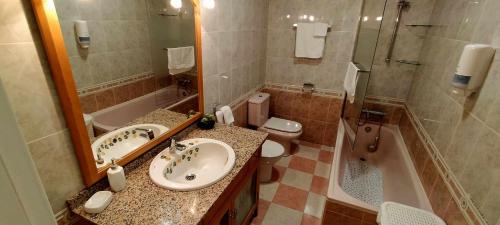 Kupatilo u objektu Ideal FAMILIAS hasta 15 Personas en San Martín de Valdeiglesias Madrid