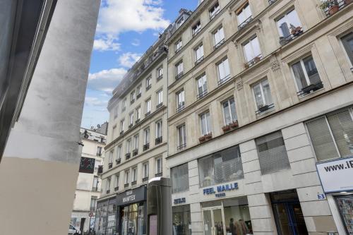 Apartments in the heart of Paris in Sentier