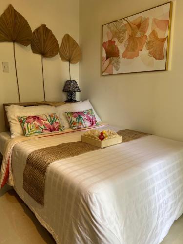 Brand New! Cozy Insperia Condo with Balcony and Samal Island View Beside Abreeza Mall