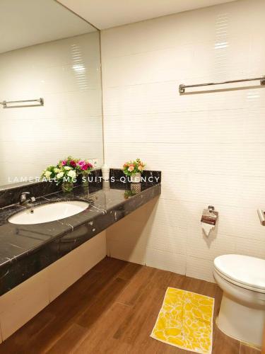 Koupelna v ubytování Lamerall MG Suites Quency