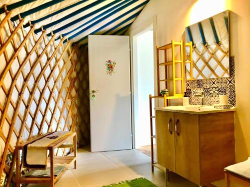 Afbeelding uit fotogalerij van Exclusive Nirvana yurts Glamping in Kato Drys