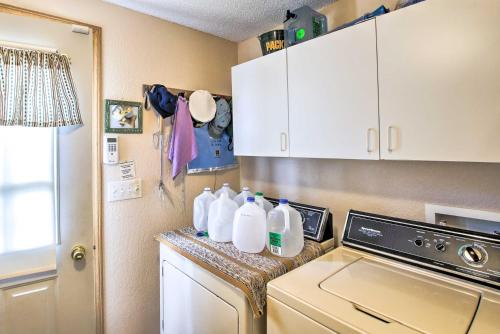Dapur atau dapur kecil di Waterfront Friendship Home with Private Pier!