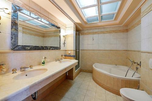 Villa Dimitri - Penthouse Seaview