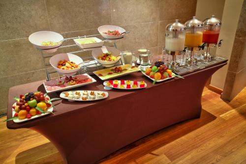 Makanan di atau berdekatan hotel