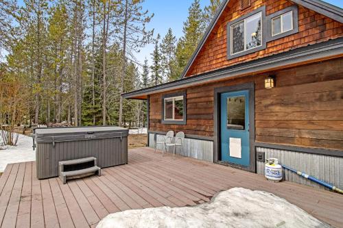 The Knotty Pine – Photos 4