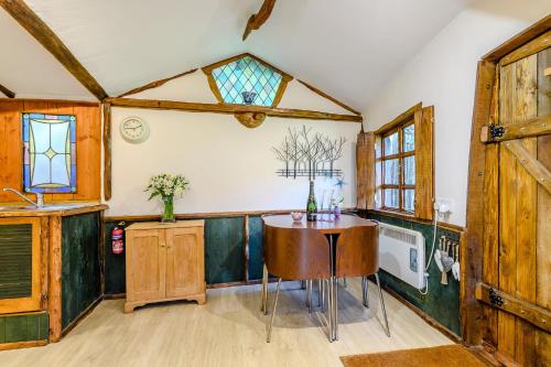 Dapur atau dapur kecil di Brookbank Folly