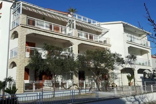 Charming Modern Stay in Biograd