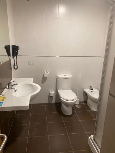 A bathroom at EL CAPRICHO DE CLEMENTE
