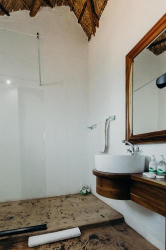 Ванная комната в Mopane Bush Lodge