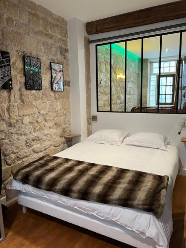 GOOD VIBES Luxurious Loft in Paris 11th, with AC & table football