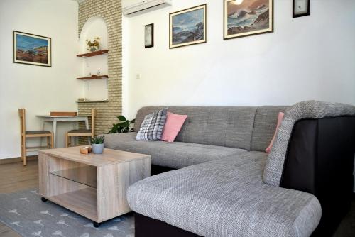ZORO APARTMENTS