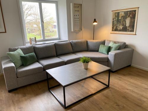 Fotografie z fotogalerie ubytování Hangvar Skola Geografisalen v destinaci Lärbro