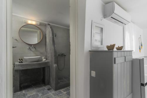 Almera Sea View Boat House
