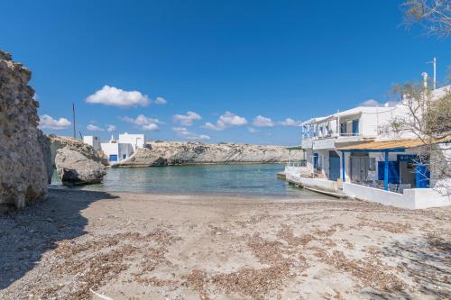 Almera Sea View Boat House